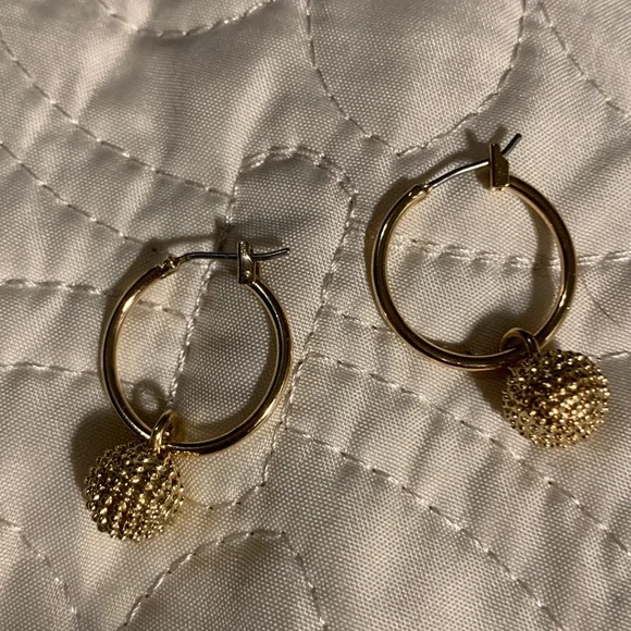 Hoop earrings NEW - Picture 2 of 4